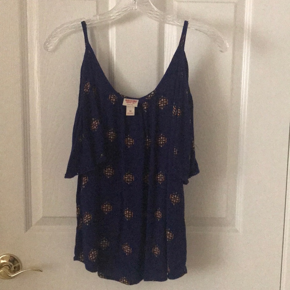 Patterned cold shoulder top